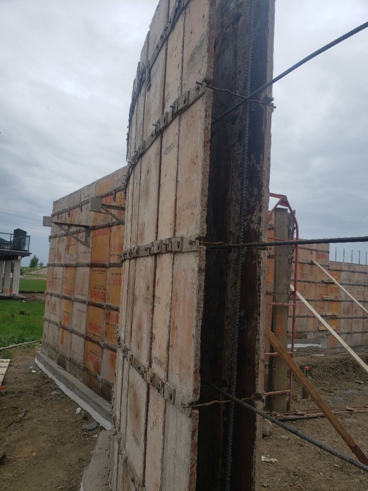 Curved Wall with Duraform